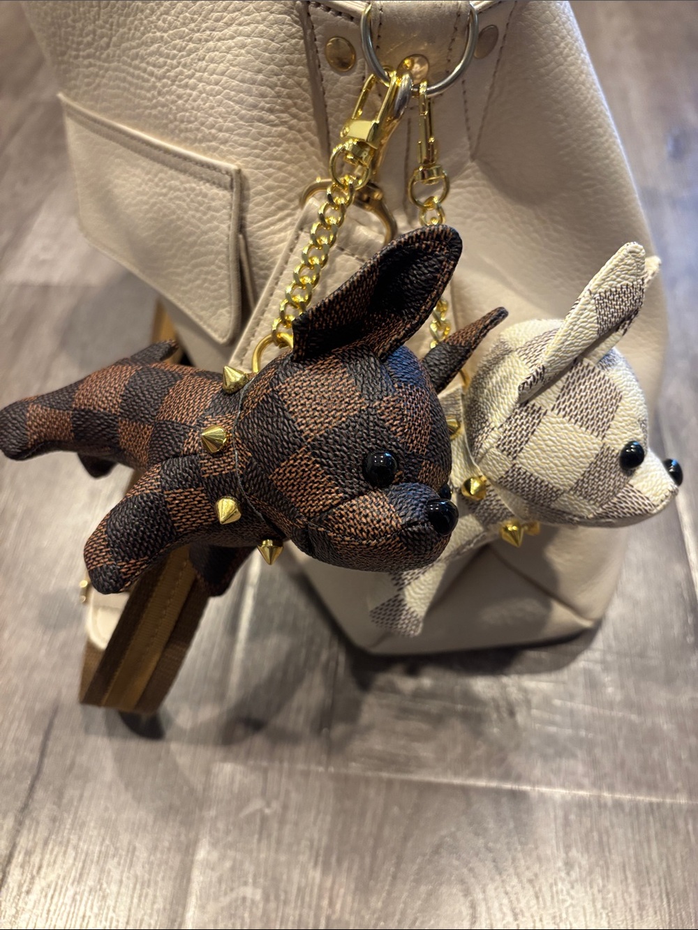 French Bulldog Checkered Bag Charm Keychain Set Brown & White Gold Stud Collar - Picture 5 of 5